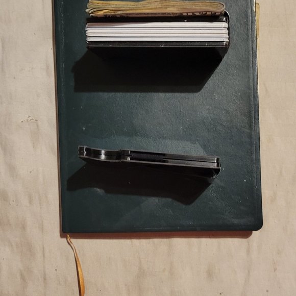 Carbon Fiber Wallet W/ RFID blocking - Picture 3 of 3